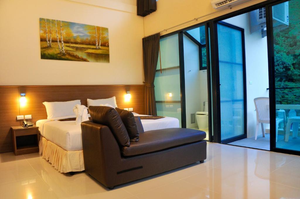 The Wave Hotel Patong Sha Phuket Room photo