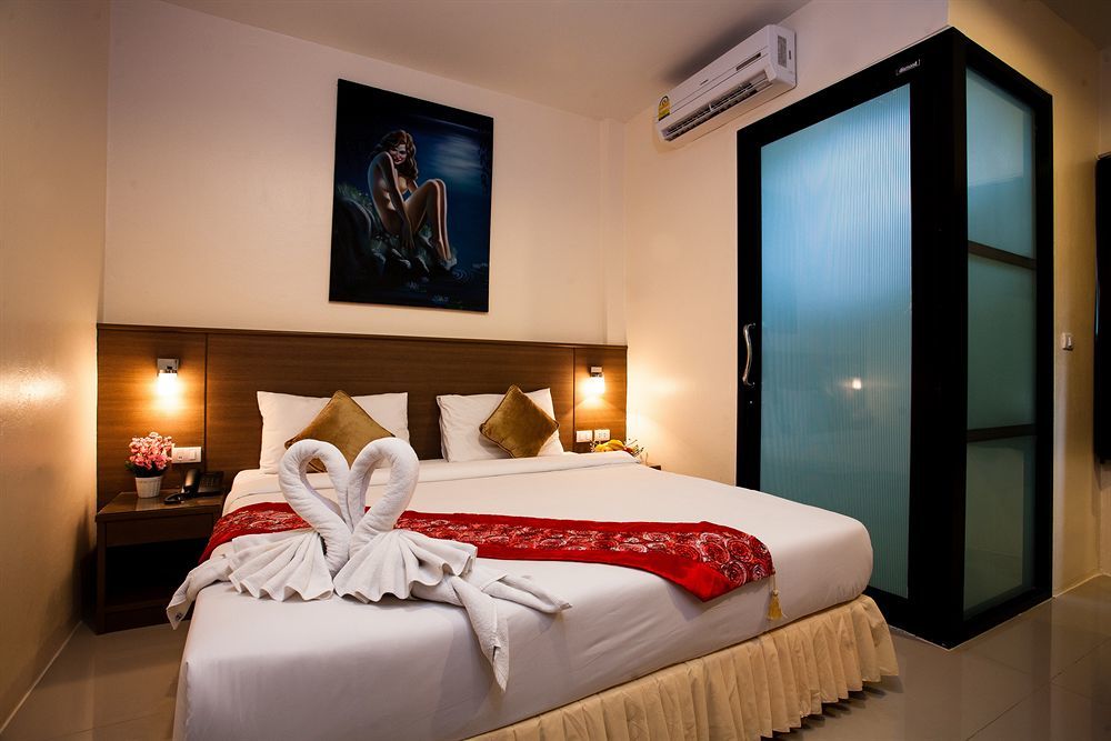 The Wave Hotel Patong Sha Phuket Exterior photo